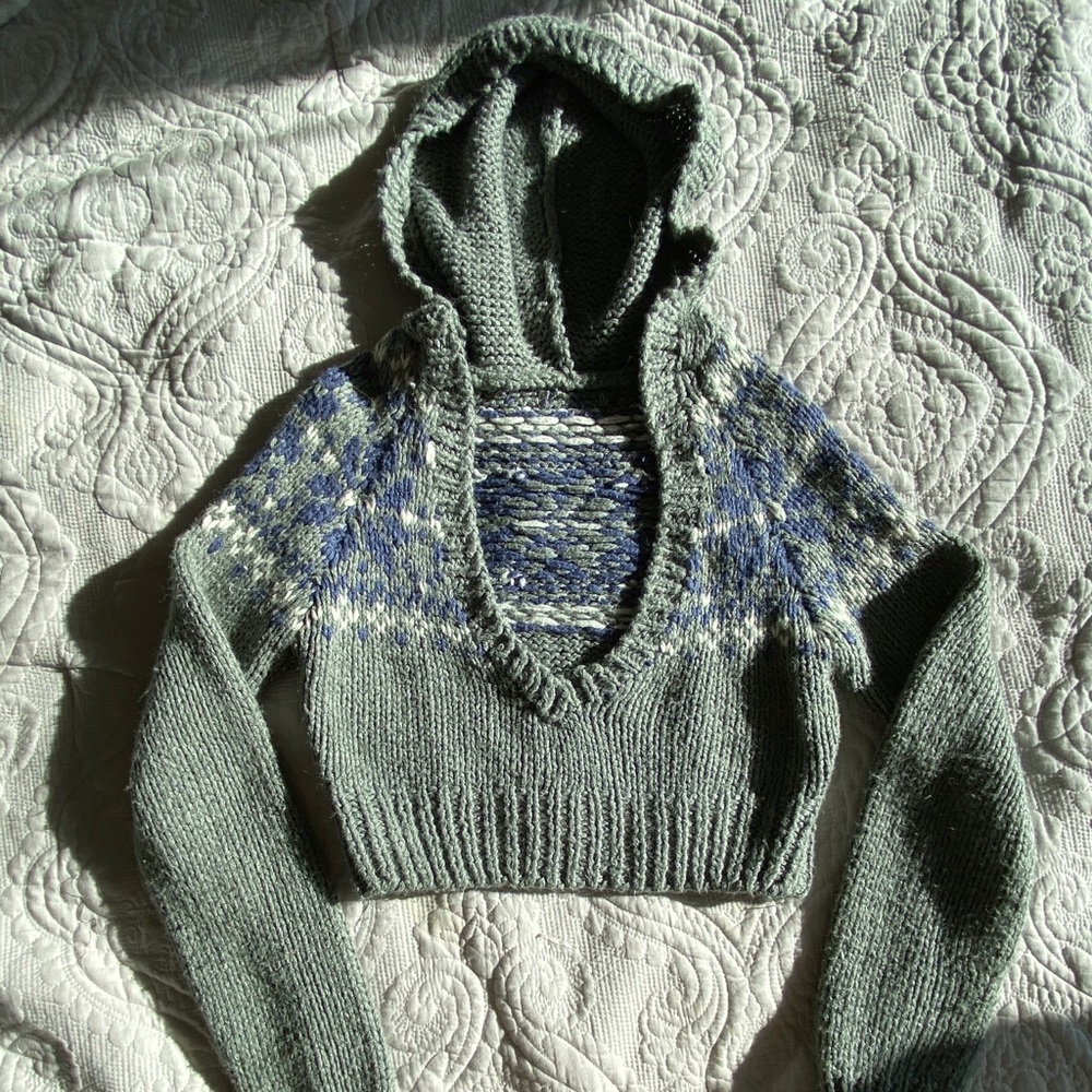 Cropped sweater
